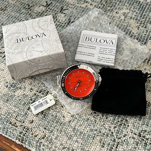 Bulova B6127 quartz diver travel/desk alarm clock